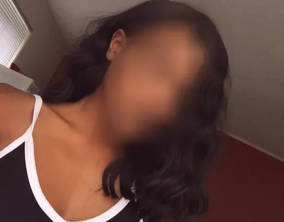 Christina, 25