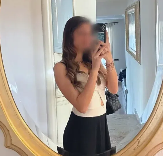 Christina, 19