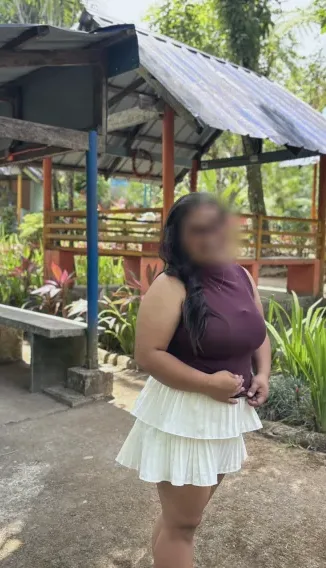 Elena, 25