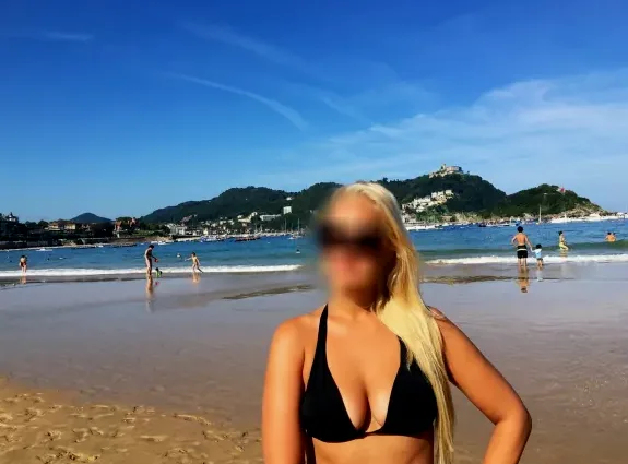Lucia, 35