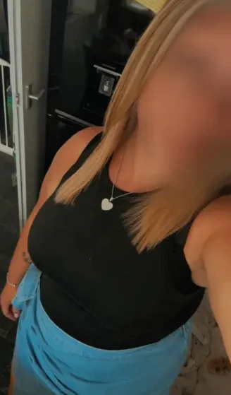 Maja, 28