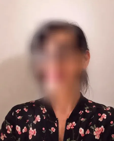 Sophie, 39