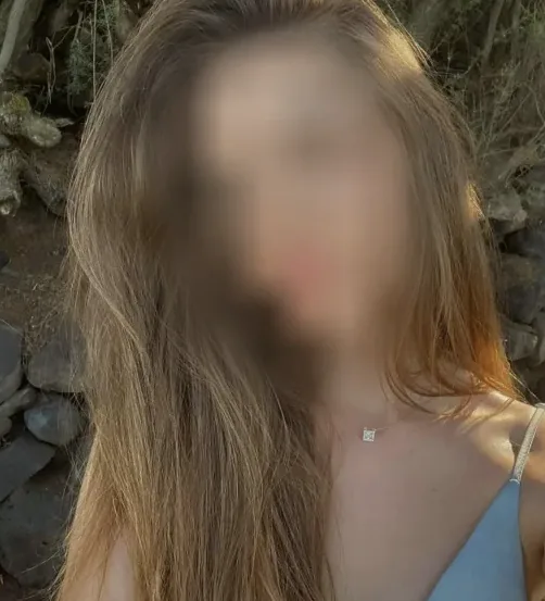 Vanessa, 33